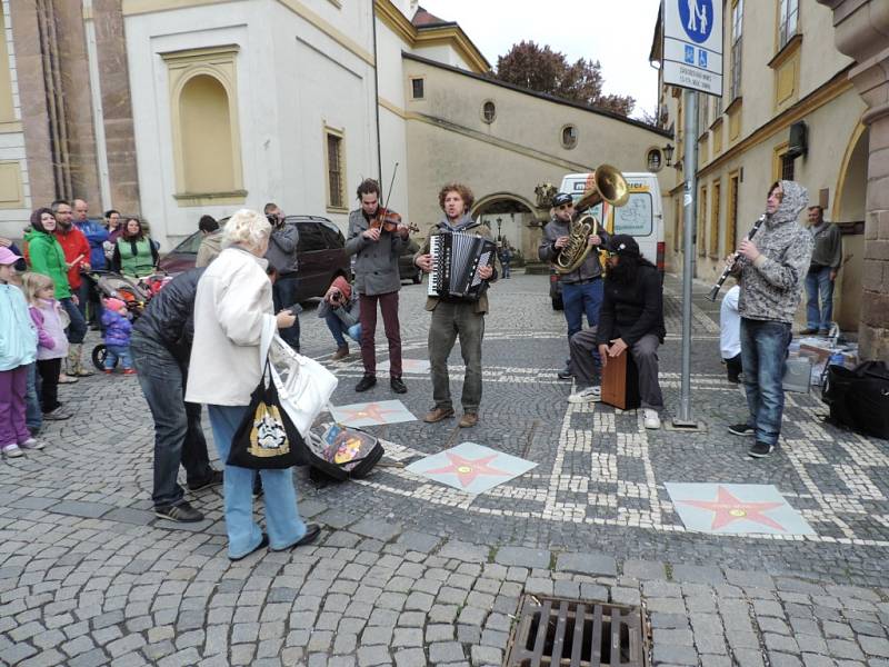 Buskeři Circus Problem.