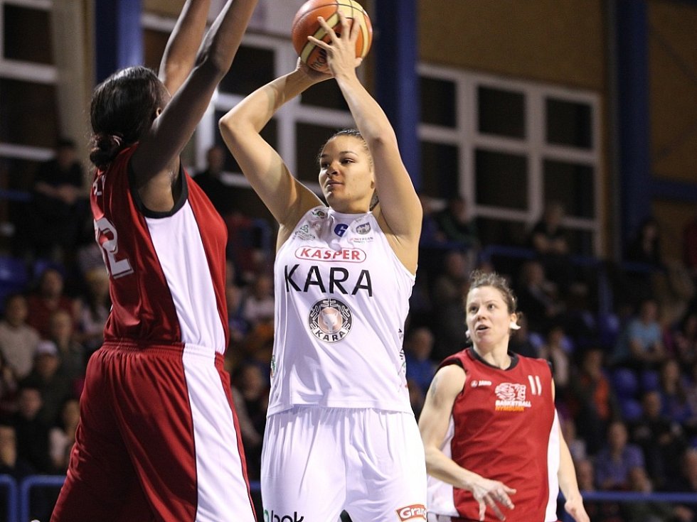 Krkonošský deník | Utkání Kara Trutnov – Basketball Nymburk | fotogalerie