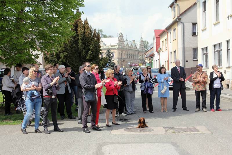 Oslavy výročí konce války v Bělohradě s připomínkou památky Eduarda Rulfa.