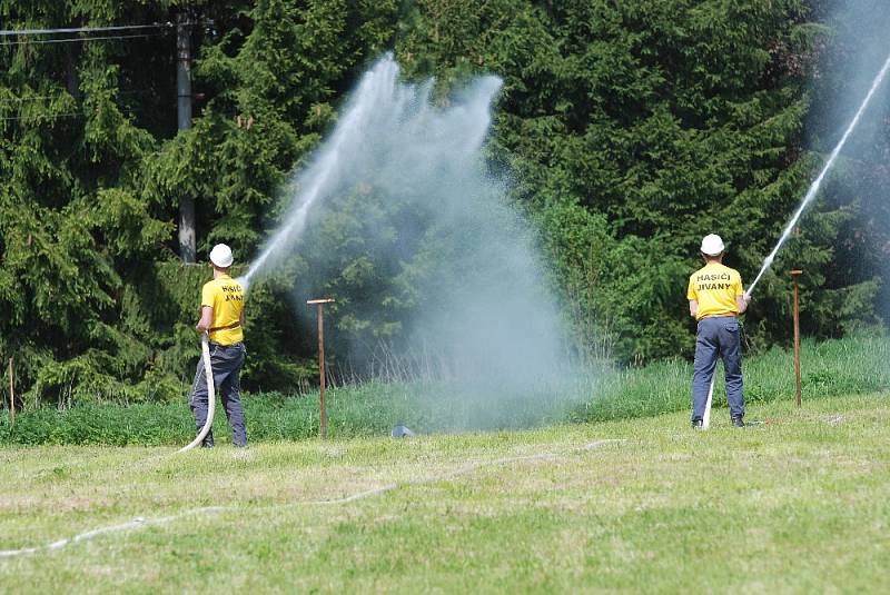 Z okrskové soutěže hasičů v Libunci.