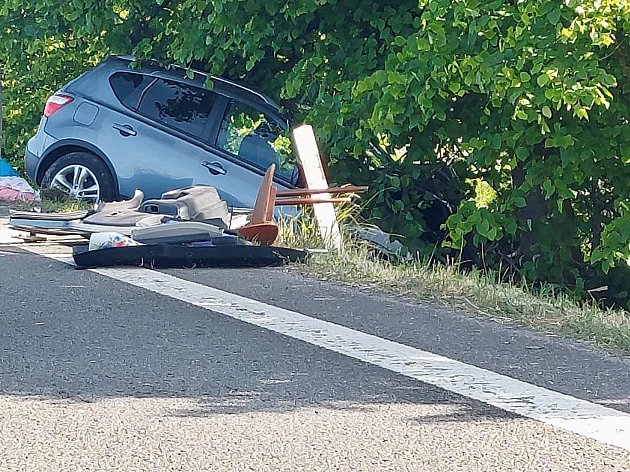 Při sobotní nehodě na silnici I/35 u Úlibic zahynul 79letý řidič a 76letá spolujezkyně.