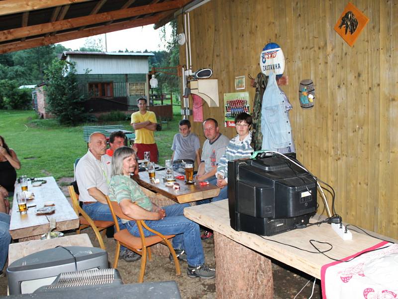 Stavské fandění našim fotbalistům.