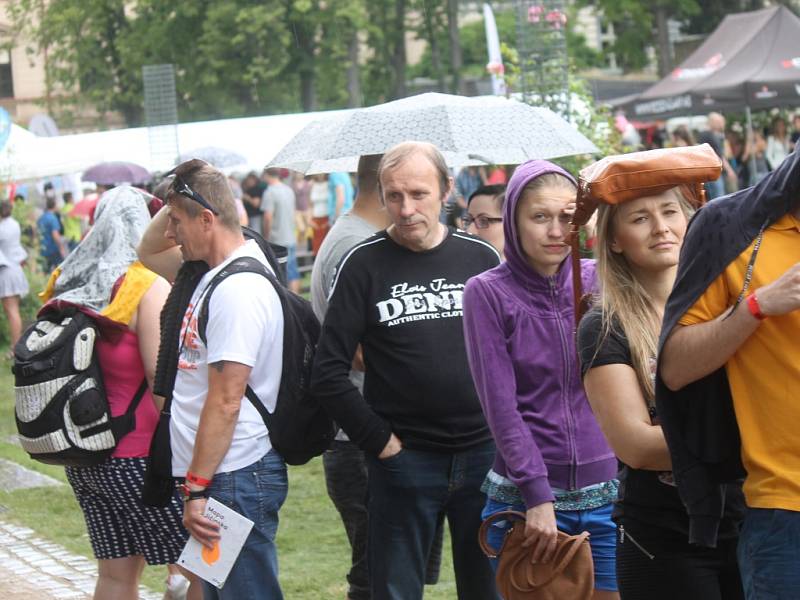 Jičínský Food festival v zámeckém parku.