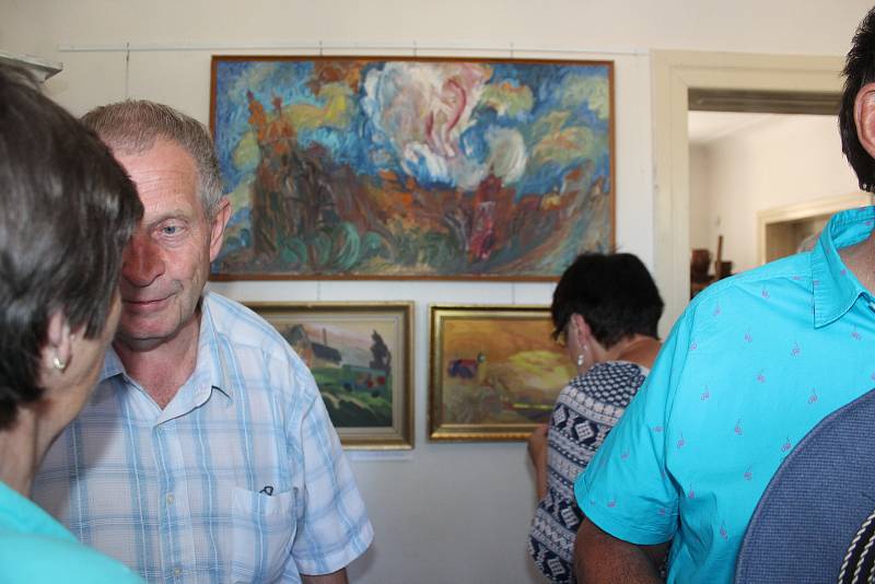 Malíř a architekt Michail Ščigol představuje část tvorby v železnickém muzeu. V bývalém lázeňském městečku, kde 30 let žil, se zrodilo na 500 jeho obrazů. Na výstavě k jeho životnímu jubileu jsou k vidění obrazy věnované jeho druhému domovu - Železnici.