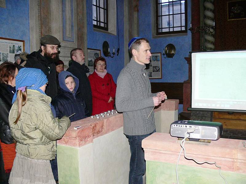 Vzpomínka na židovské spoluobčany v jičínské synagoze.