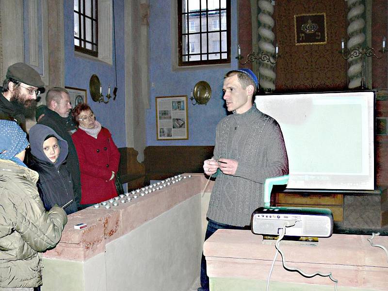 Vzpomínka na židovské spoluobčany v jičínské synagoze.