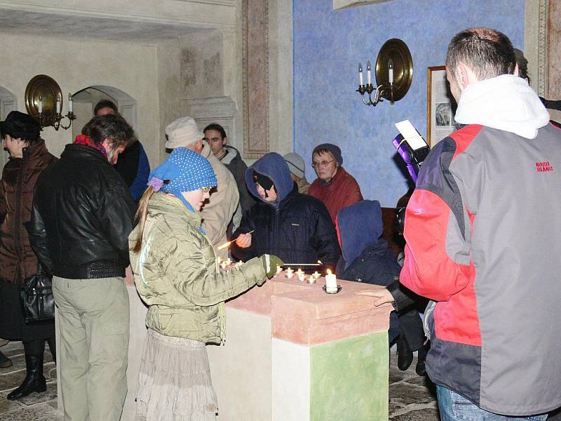 Vzpomínka na židovské spoluobčany v jičínské synagoze.