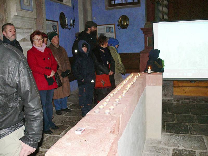 Vzpomínka na židovské spoluobčany v jičínské synagoze.