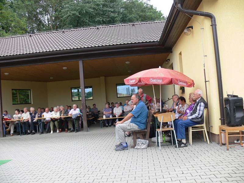 Z koncertu Podkrkonošské dechovky na Samšině.