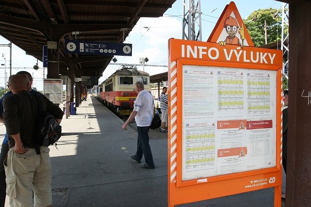 Vlaky mezi Žďárem, Křižanovem a Vlkovem můžou jezdit dál, nahradí je ale autobus