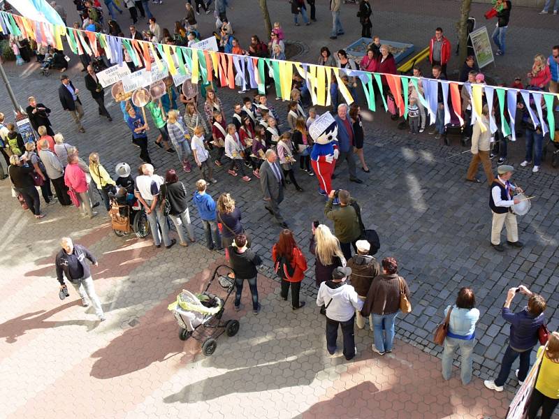 Zahajovací průvod festivalu Jičín - město pohádky.