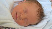 Rozálie Munzarová se narodila 24. března váhou 2,47 kg .S rodiči Veronikou Bubnovou a Tomášem Munzarem budou bydlet v Jičíně.