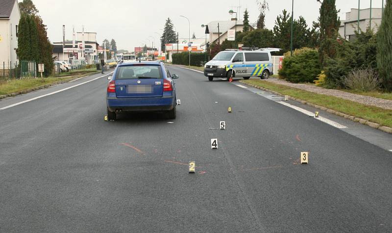 Chodec, kterého srazilo auto, utrpěl vážná zranění