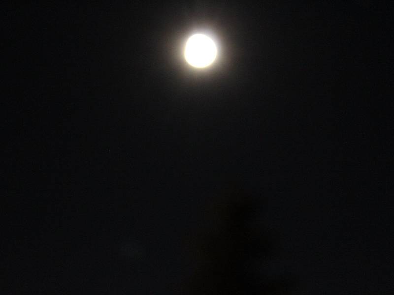 Pozorování zatmění Měsíce z jičínské hvězdárny.