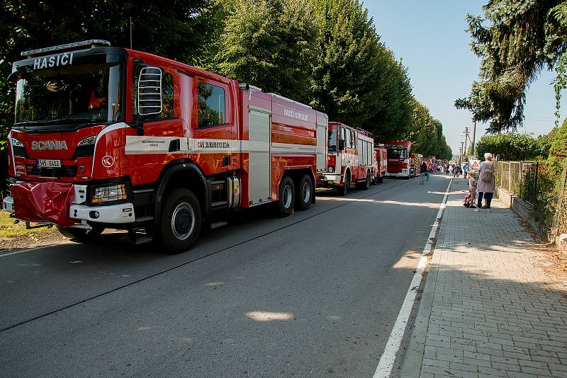 Na oslavách 140. výročí založení SDH Kopidlno se hasiči předvedli v plné parádě