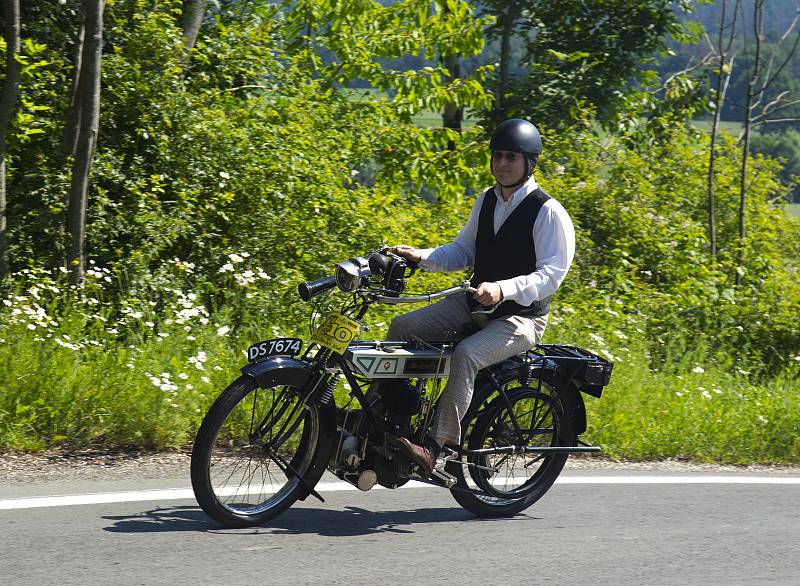 V Jičíně se o víkendu uskutečnila tradiční akce Loukotě a řemeny pro majitele strojů vyrobených do roku 1918.