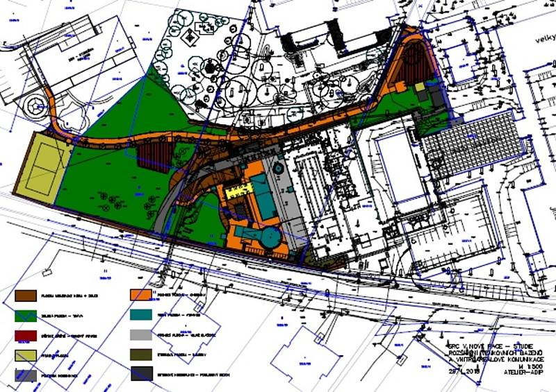 V Nové Pace vyrůstá nový bazén.
