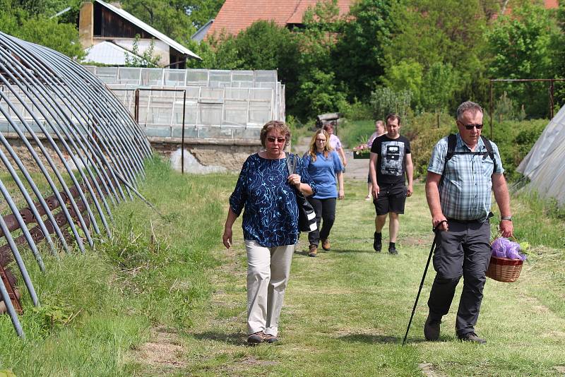 Podle organizátorů z kopidlenské Střední zahradnické školy sice přišlo o něco méně lidí, než obvykle, přesto se ale letošní Kvítek, i když netypicky na jaře, vydařil.