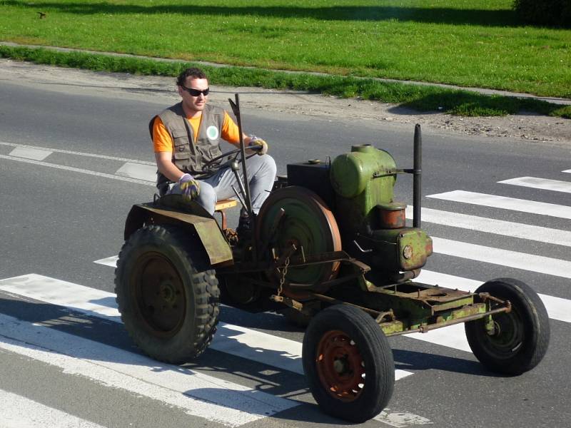 Návrat traktorů Svoboda do Mladé Boleslavi.