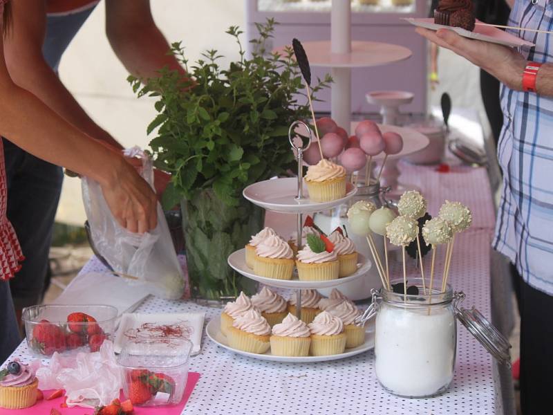 Jičínský Food festival v zámeckém parku.