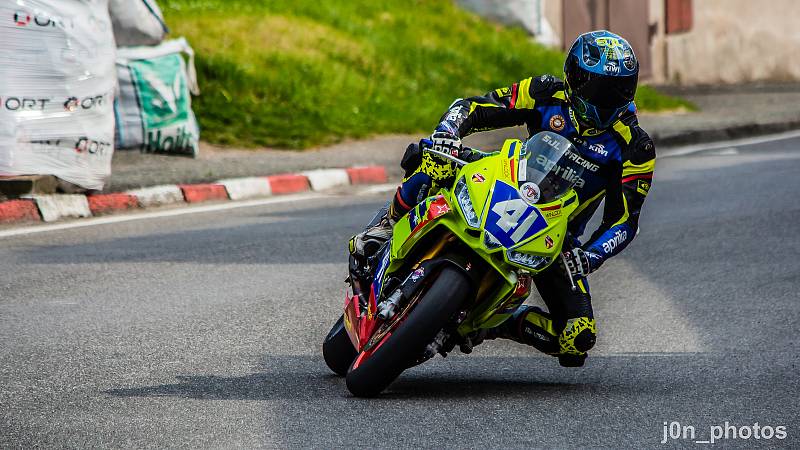 O víkendu v Hořicích odstartoval legendární motocyklový závod 300 zatáček Gustava Havla. Letošní ročník je jubilejní.