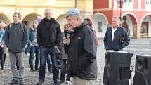 Demonstranti požadovali demisi Benešové a odchod Babiše.