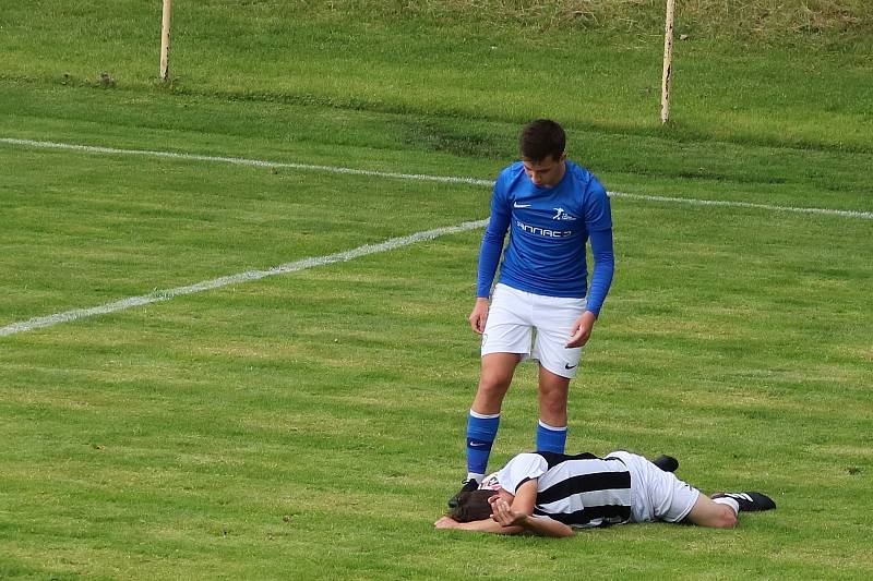 Fotbalisté Lázní Bělohradu v prvním kole Agro CS Poháru prohráli na domácím hřišti s Chlumcem nad Cidlinou B 1:2.