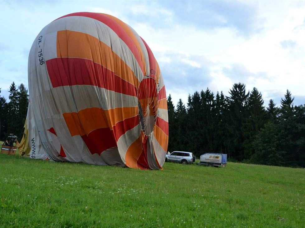 Jičínský deník | Lety balony nad Českým rájem | fotogalerie