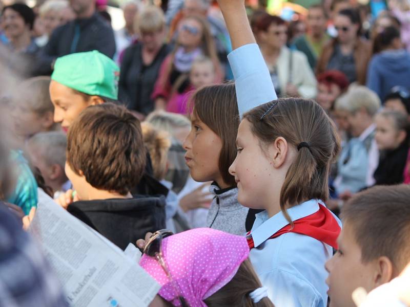 Ze zahájení festivalu Jičín - město pohádky.