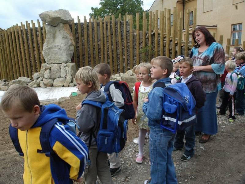 Velišská Základní školy Bodláka a Pampelišky 1. září 2007.