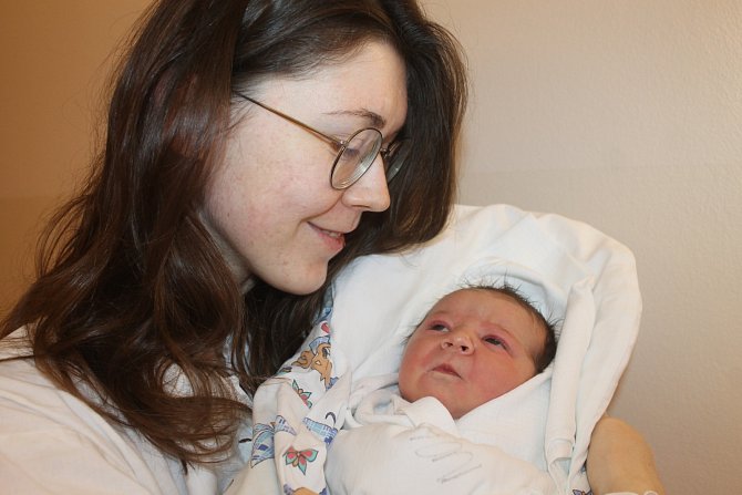 Marie Táborská je prvním miminkem Terezy Motejlové a Štěpána Táborského z Jičína. Maruška se narodila 11. prosince v 14.02 s váhou 3800 gramů a mírou 50 cm. Tatínek byl u toho.