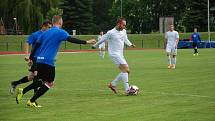 Benefiční utkání jičínských fotbalistů a házenkářů.