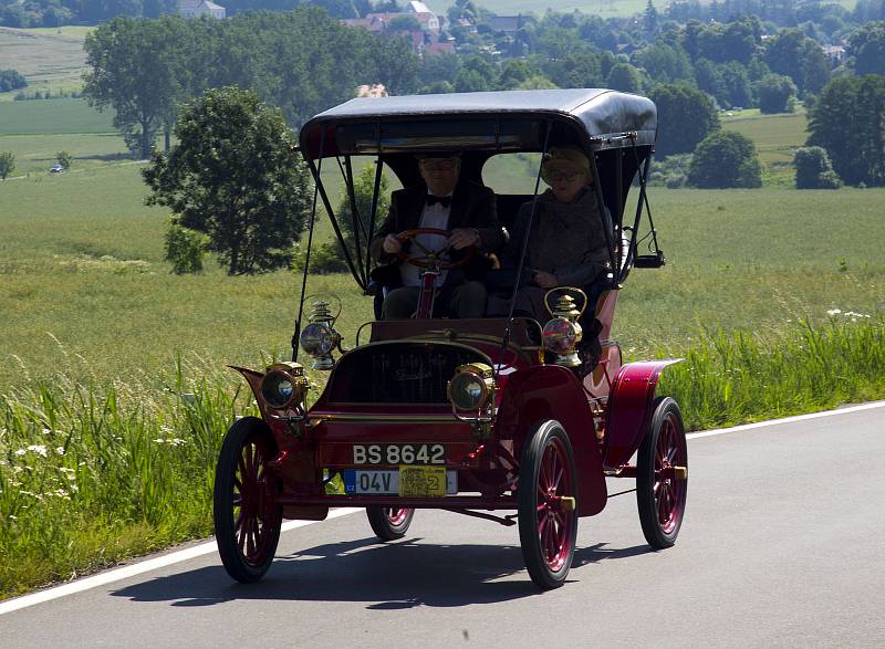 V Jičíně se o víkendu uskutečnila tradiční akce Loukotě a řemeny pro majitele strojů vyrobených do roku 1918.