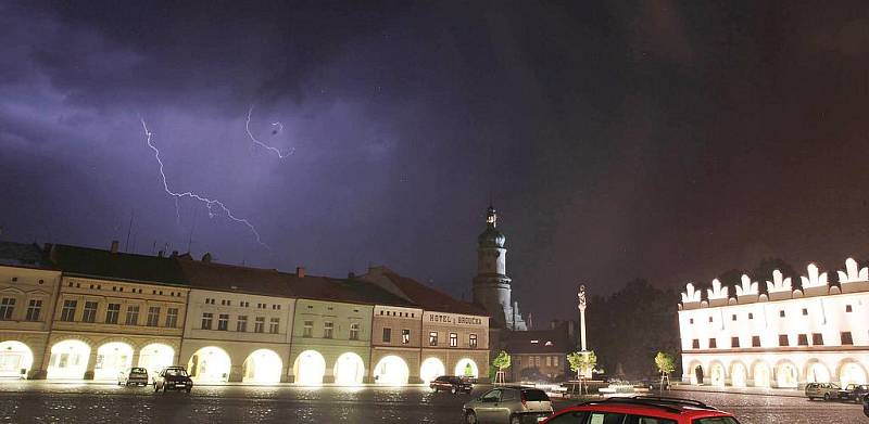 Bouřky nad východem Čech.