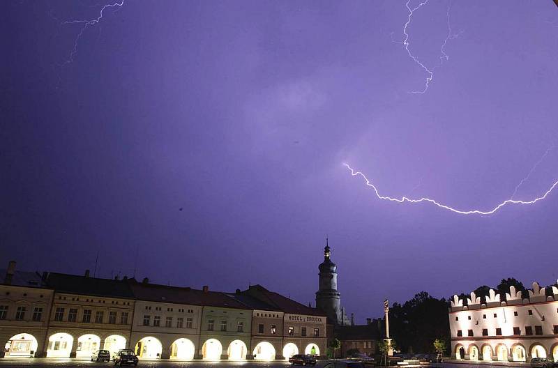 Bouřky nad východem Čech.