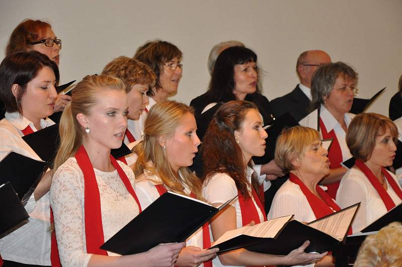 Koncert sboru Foerster v jičínském Porotním sále.