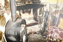 Ve Všehrdově ulici začalo ve středu po osmnácté hodině hořet v komíně rodinného domu.