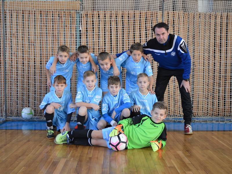 OKRESNÍ fotbalový výběr Jičínska U 10 na turnaji v Lázních Bělohradě. 