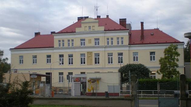 Budova hořické nemocnice postavená v roce 1914.