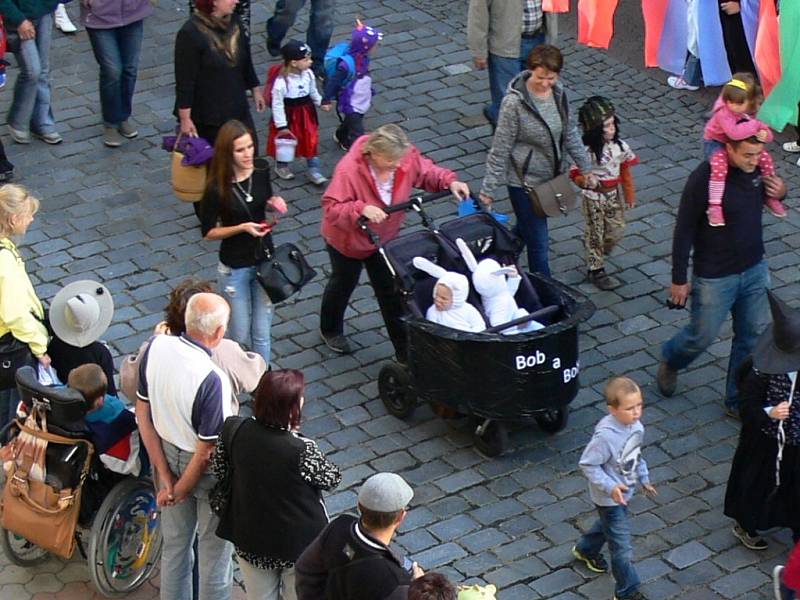 Zahajovací průvod festivalu Jičín - město pohádky.