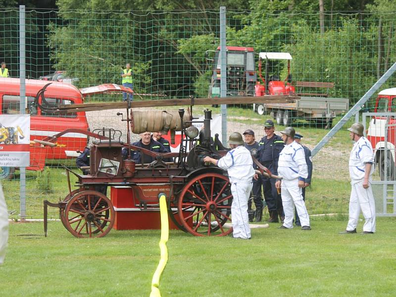 Úbislavičti hasiči slavili 120 let sboru.