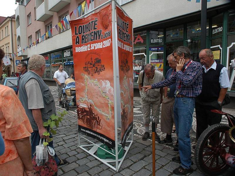 Akce Loukotě a řemeny na Žižkově náměstí v Jičíně