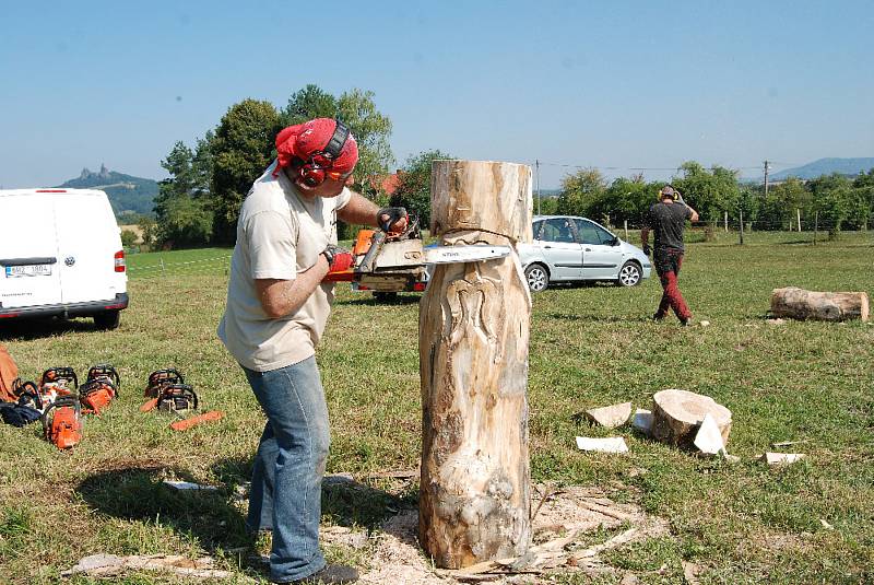 Třetí ročník Libuneckého dřevosochání o víkendu přilákal řadu návštěvníků.