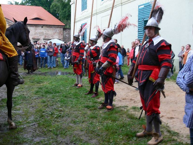 Z návštěvy vévody Albrechta z Valdštejna v lodžii v Sedličkách.