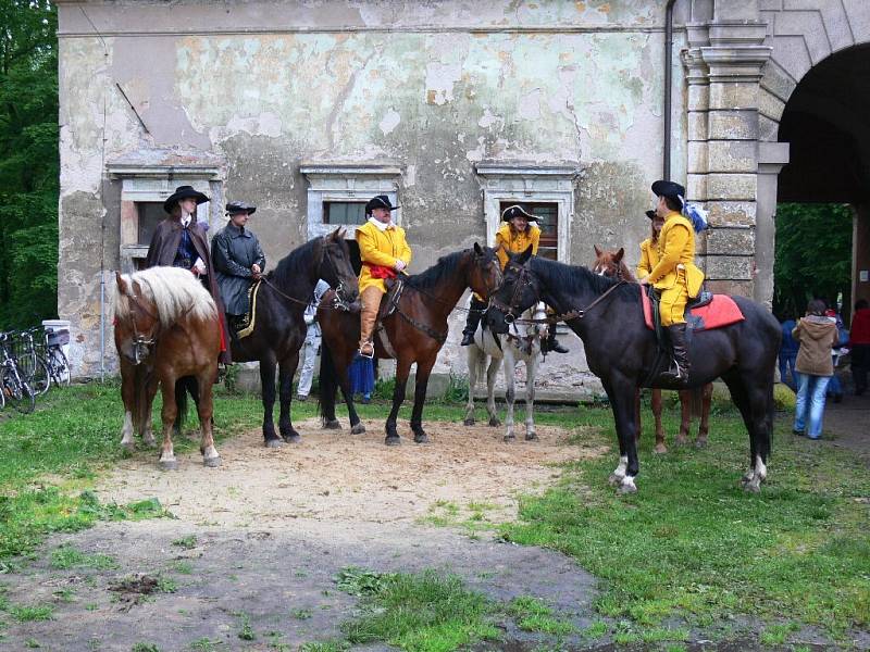 Z návštěvy vévody Albrechta z Valdštejna v lodžii v Sedličkách.