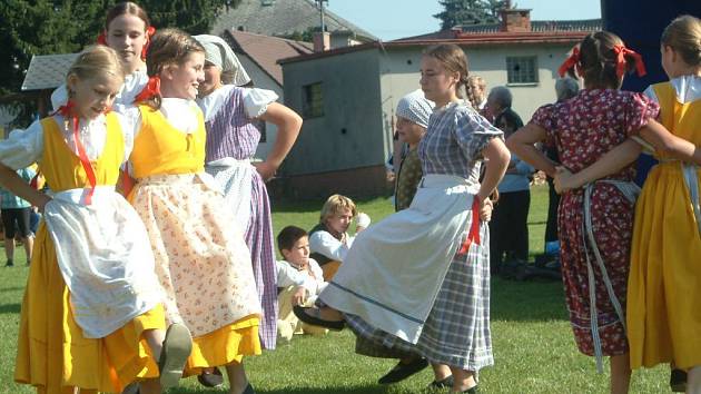 Bělohradský folklorní soubor Hořeňáček.