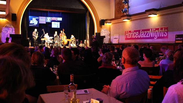 Hořické JazzNights  s krásnou atmosférou v sále.