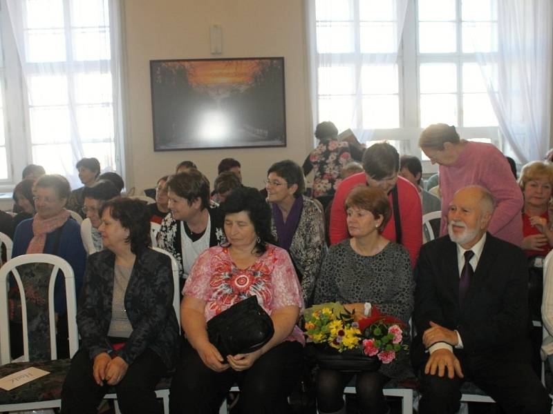 Ze závěrečného semináře studentů - seniorů.