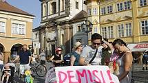 Na demonstraci proti Andreji Babišovi přišlo v Jičíně pět set lidí.