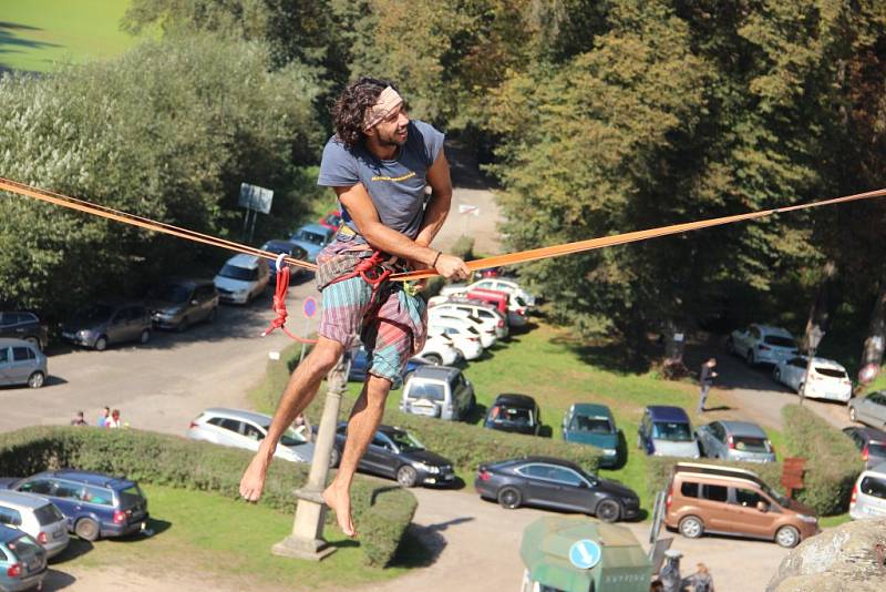 Na Kosti se konal 7. ročník festivalu slacklinistů.